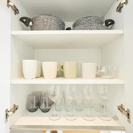 Charming 3br 2bath Ac In Center - Santur D8 *