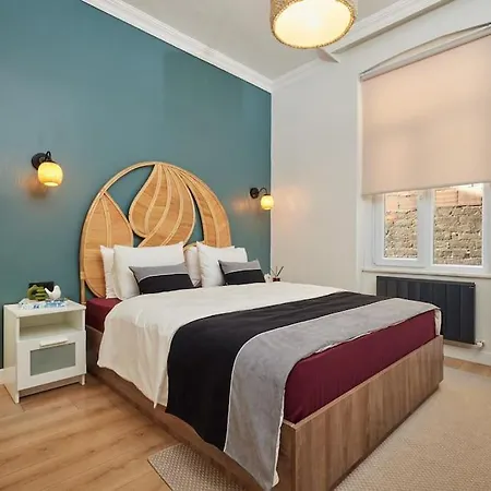 Charming 3br 2bath Ac In Center - Santur D8