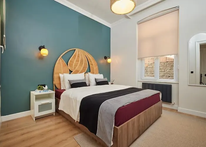 Charming 3br 2bath Ac In Center - Santur D8