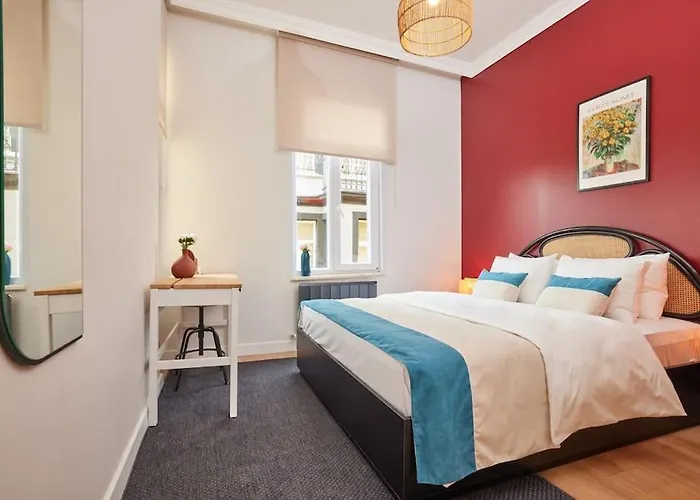 Charming 3br 2bath Ac In Center - Santur D8